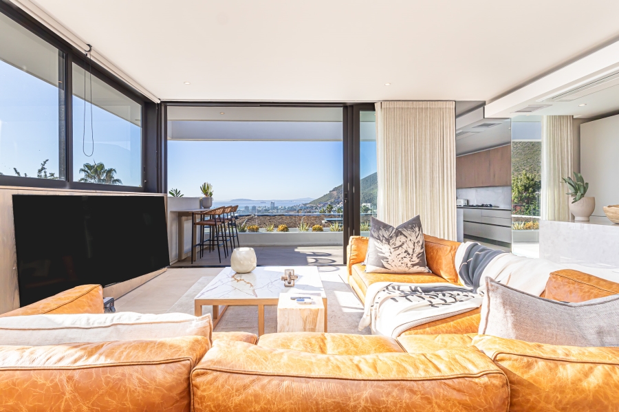 To Let 4 Bedroom Property for Rent in Fresnaye Western Cape